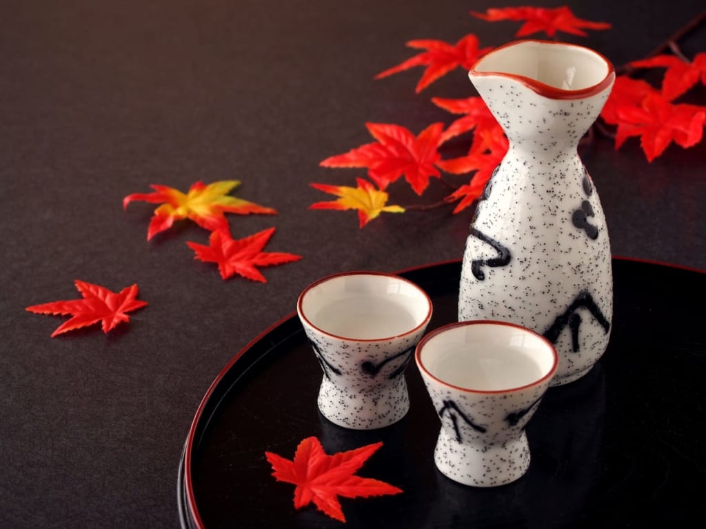 フリー素材サイトから取得した日本酒のイメージ
